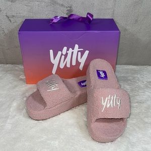 Yitty X Fabletics Pink Velcro Platform Pet Me Slides -size 8 NIB